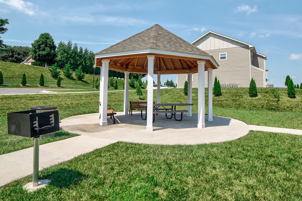 New Crossing Apartments, 12935 Washington Township Blvd